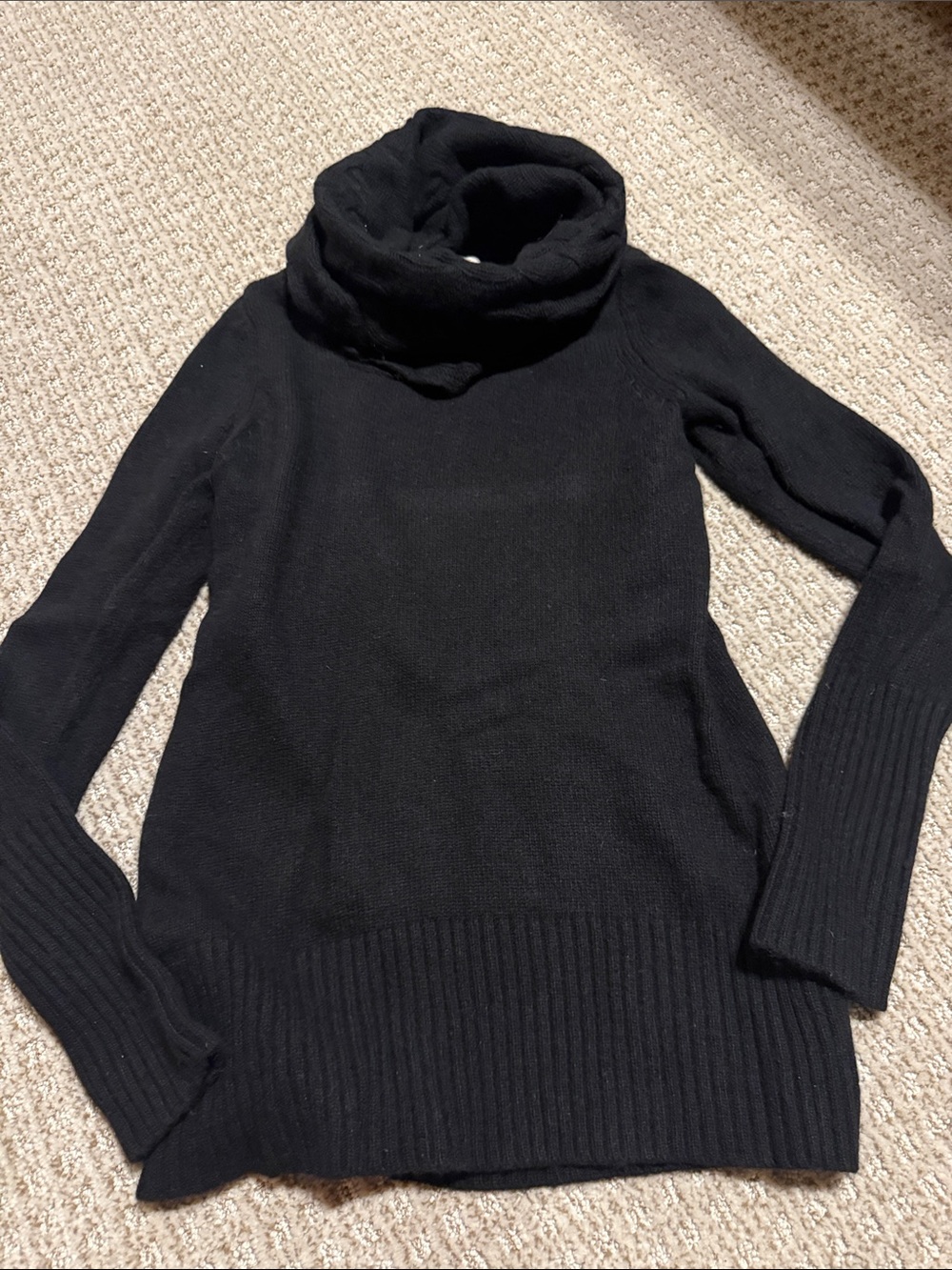 Women’s Banana republic black cowl neck sweater sz Small